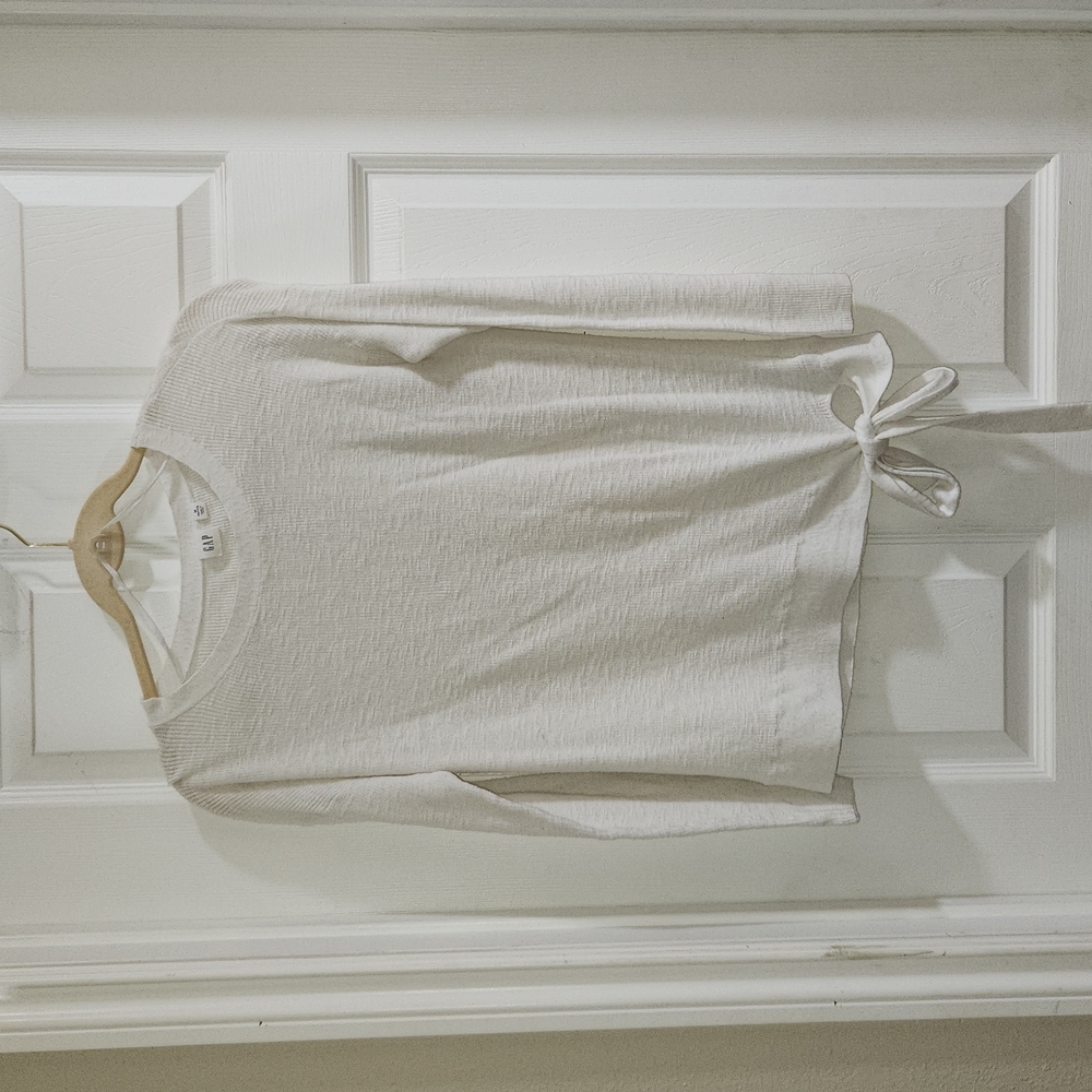 NWOT GAP Lightweight Cream Crew Neck Sweater M Petite